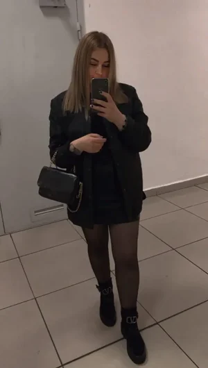 Busty Diana